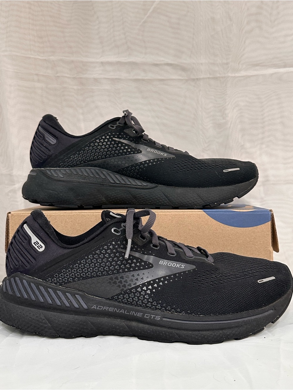 Brooks Adrenaline GTS 22 | Running Shoes | Women’s 9 Extra Wide (2E)